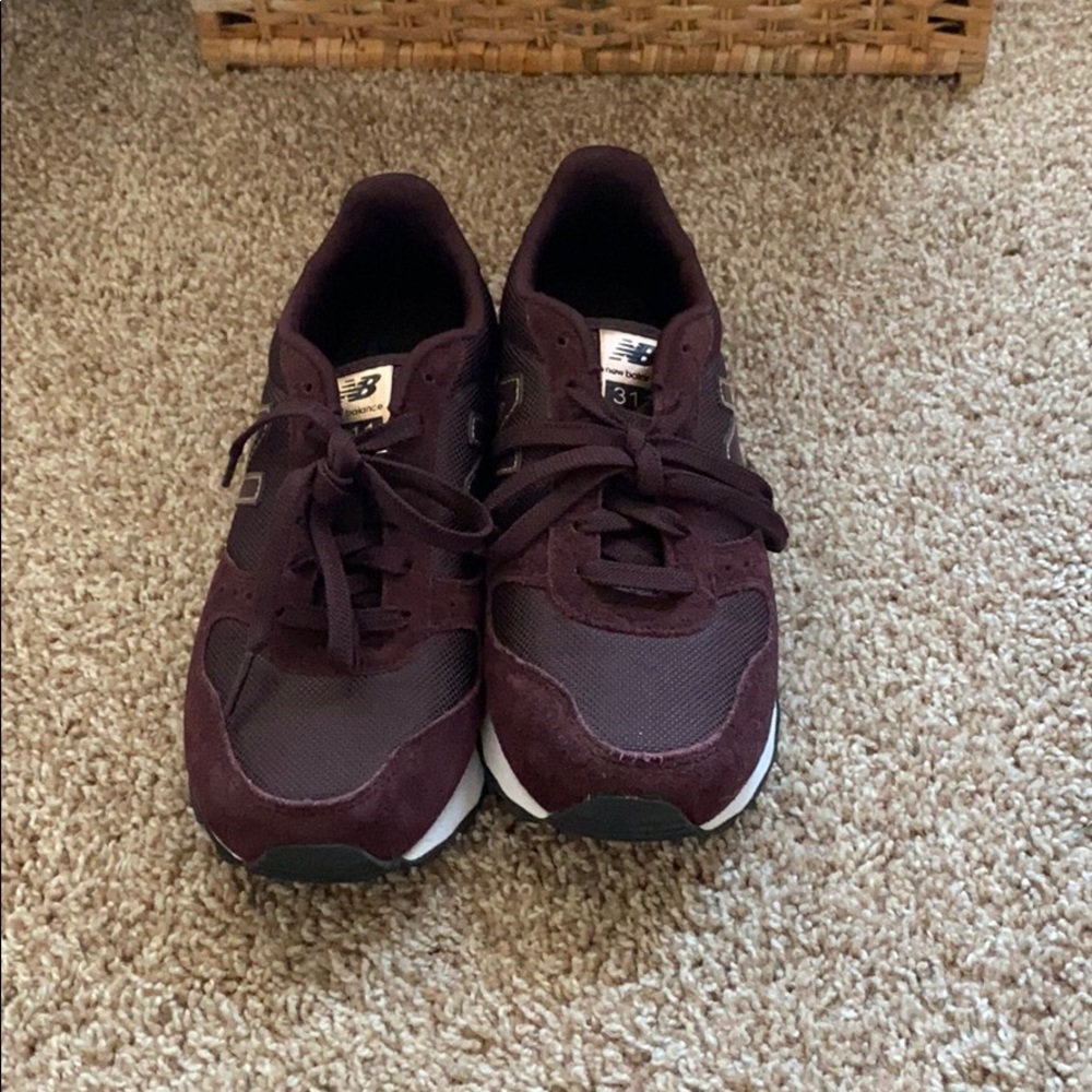Maroon new balance how shoes